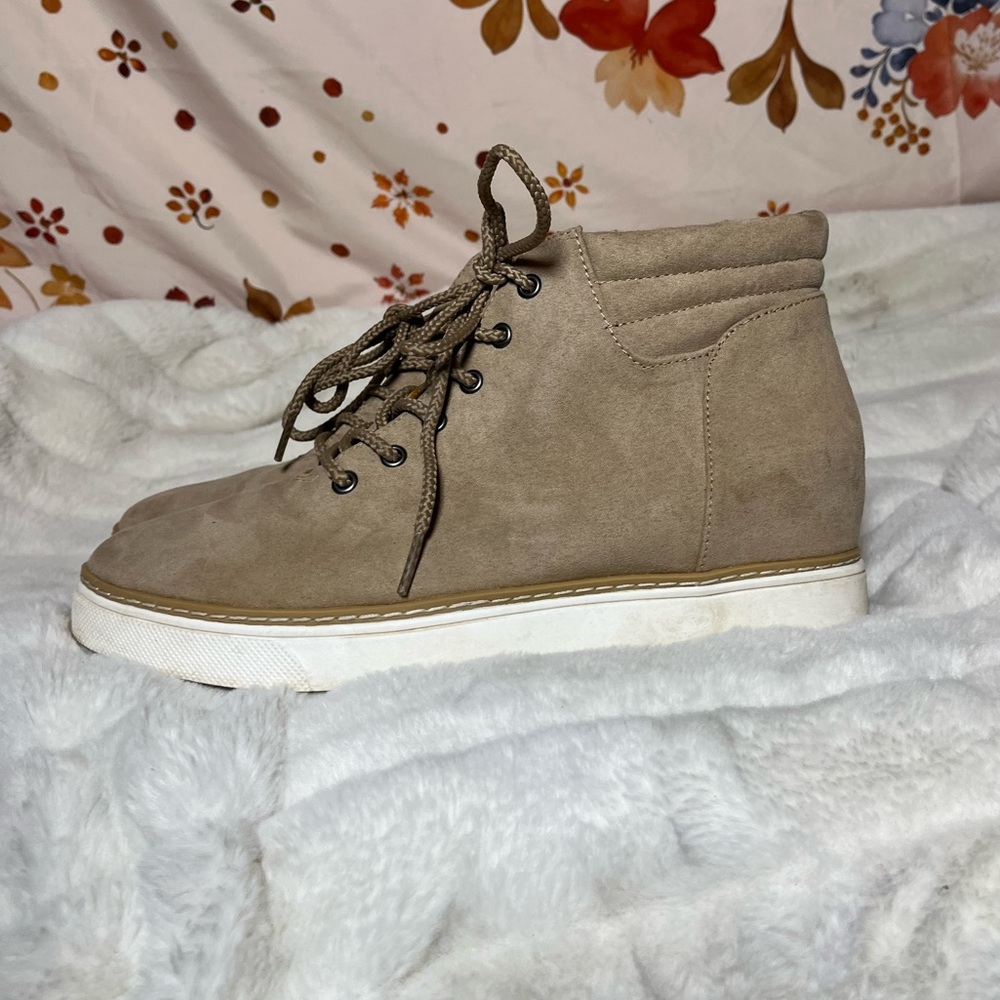 Dr. Scholl’s 9M Irene Tan White Side Zip High Top Travel Spring Neutral Sneakers
